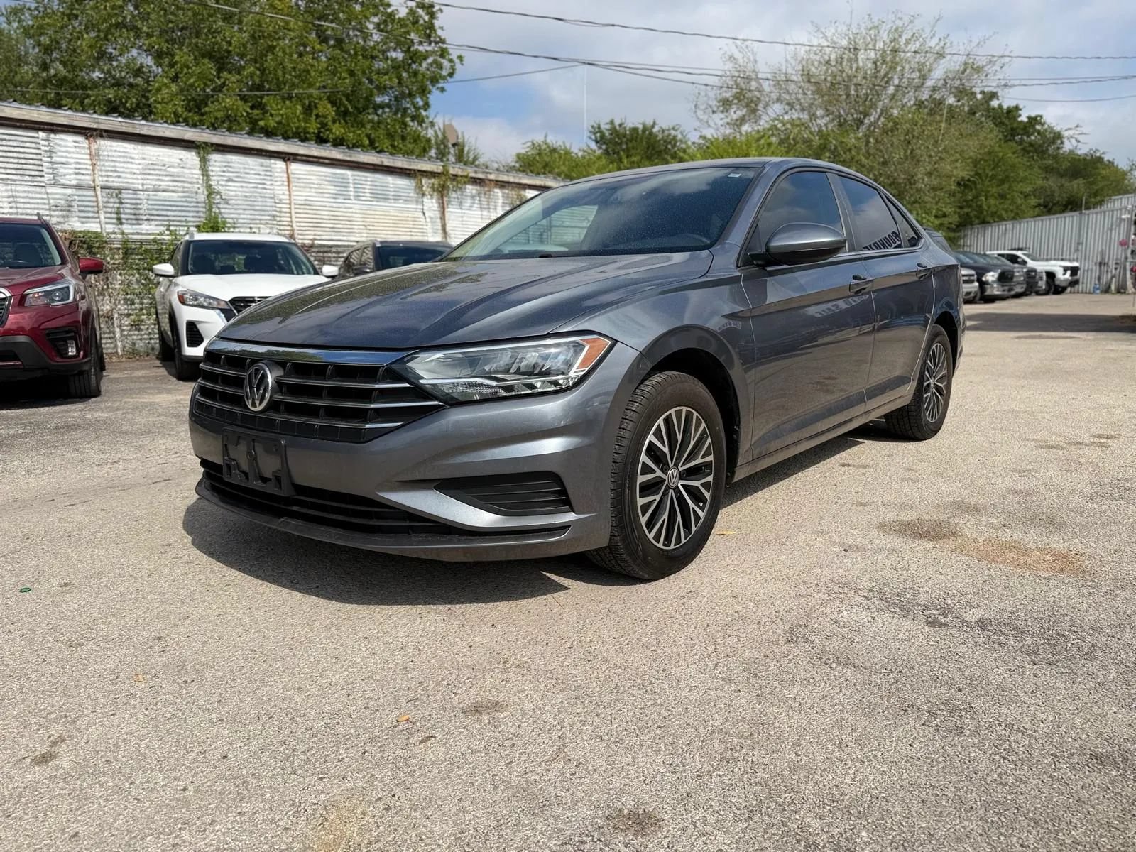 Used 2020 Volkswagen Jetta SE w/ SE Cold Weather Package FWD image 3