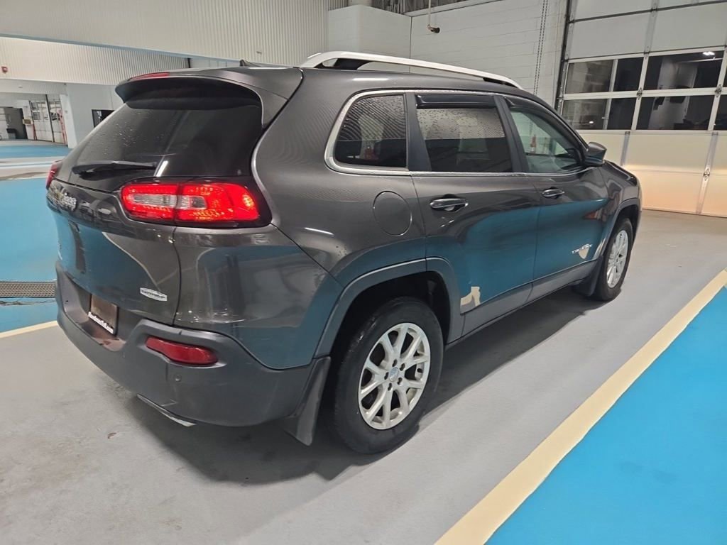 Used 2017 Jeep Cherokee Latitude w/ Safety/Convenience Group image 2