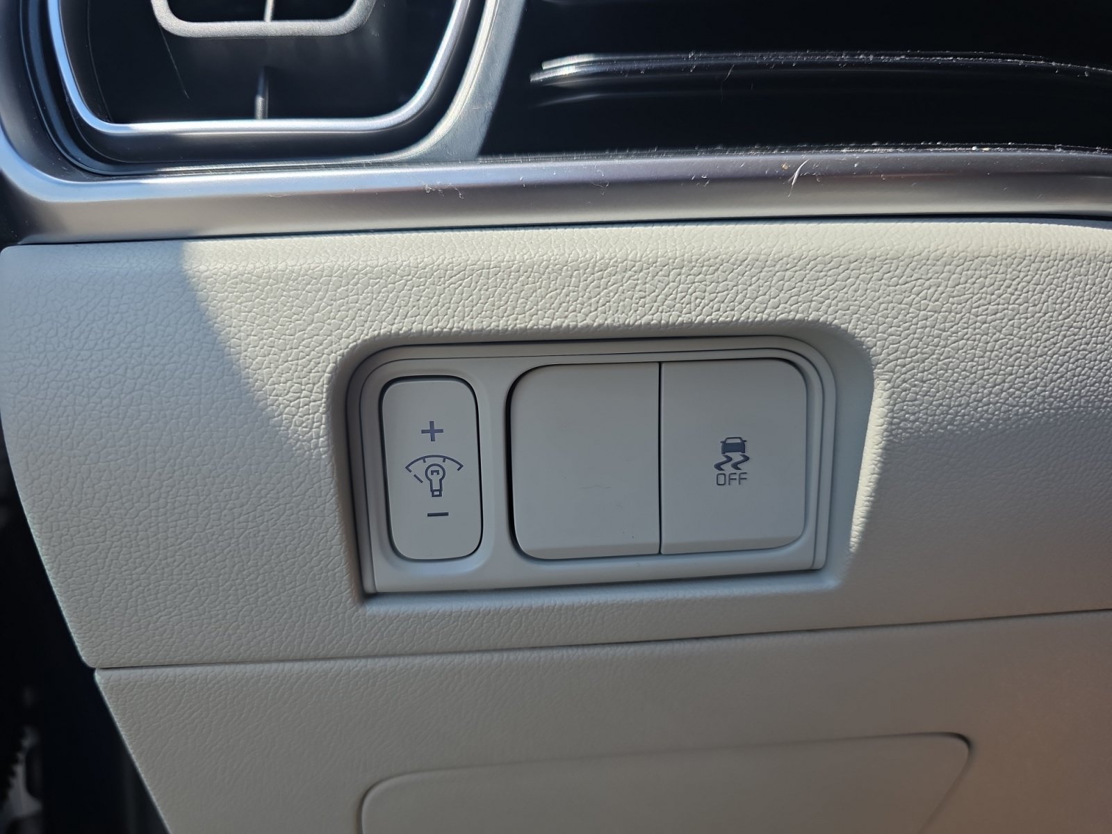 Certified 2024 Kia Sorento S FWD image 26