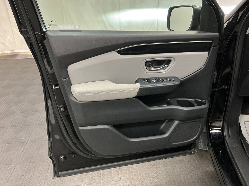 Used 2023 Honda Pilot LX image 20