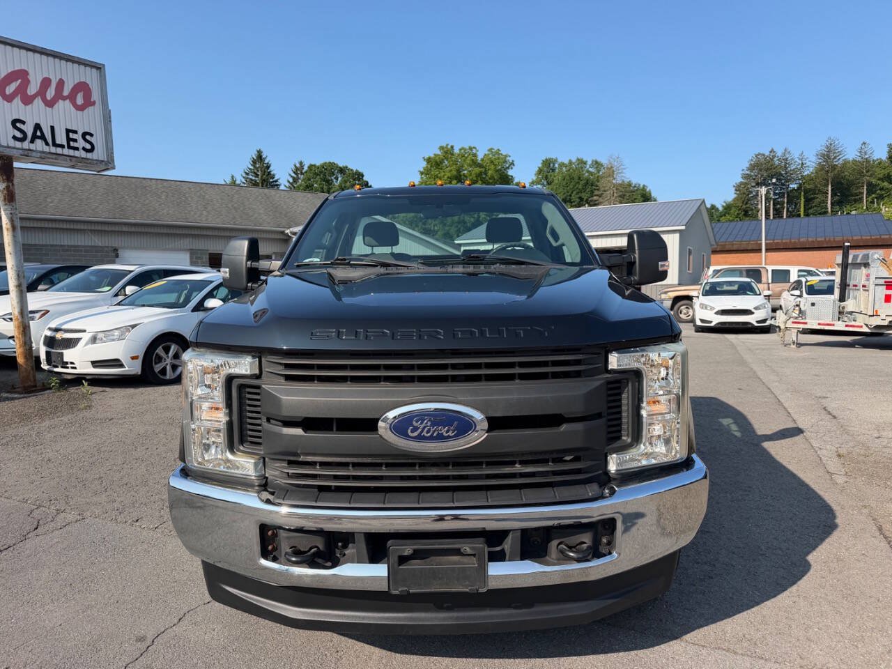 Used 2017 Ford F250 XL w/ Power Equipment Group AWD/4WD image 8