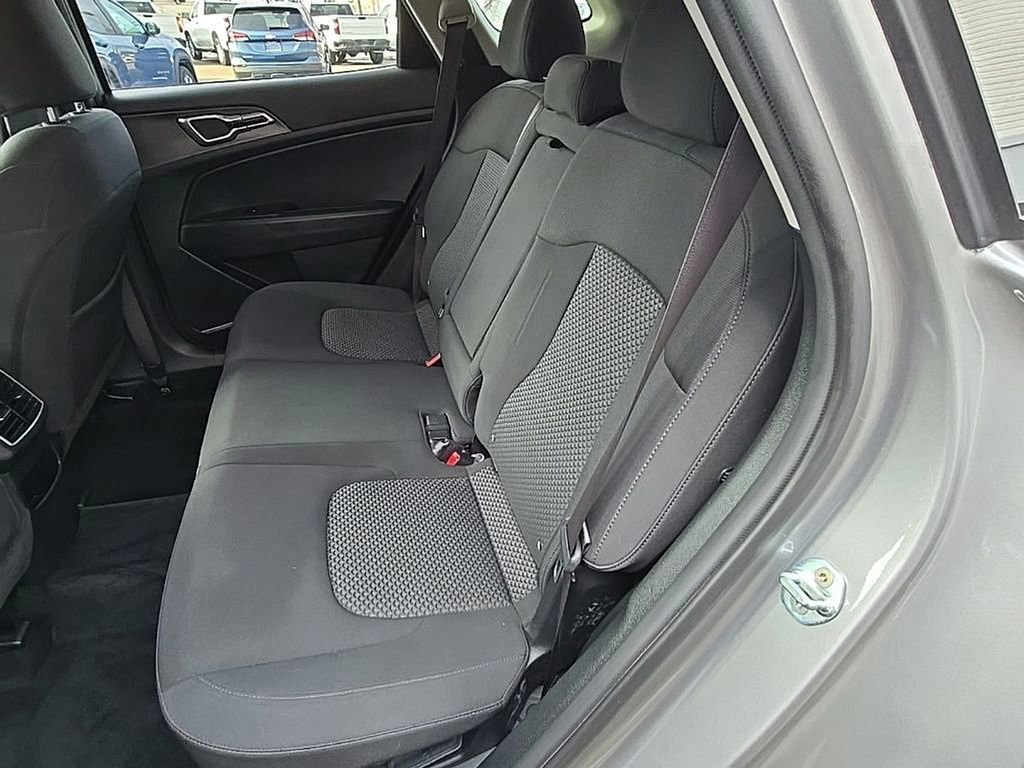 Used 2023 Kia Sportage LX image 21
