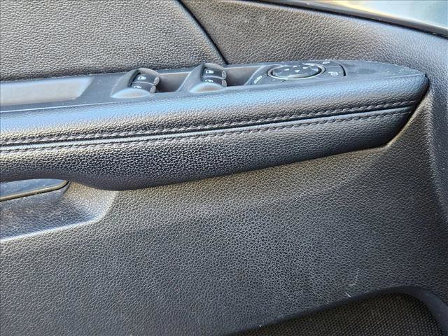 Used 2018 Ford Explorer XLT w/ Equipment Group 202A image 6