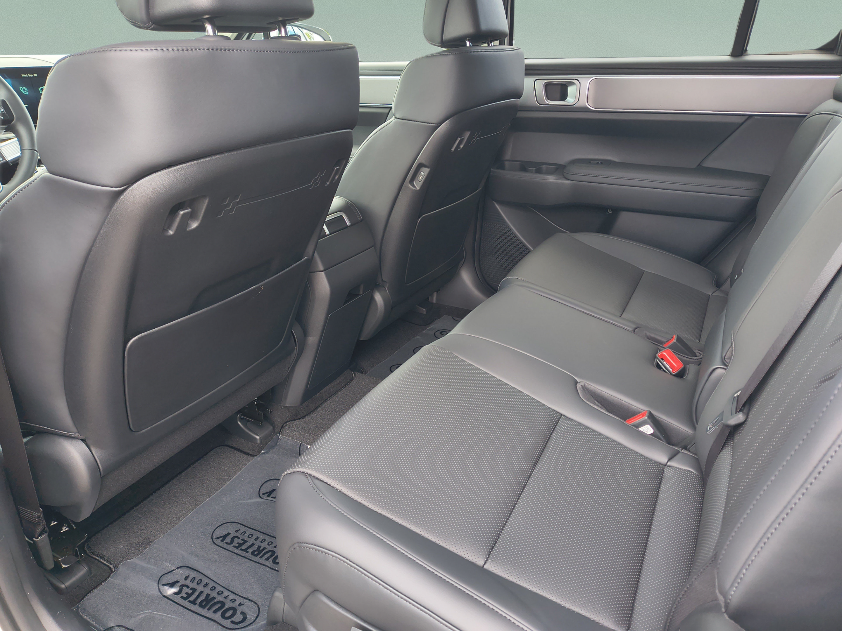 New 2027 Hyundai Santa Fe SEL FWD image 18