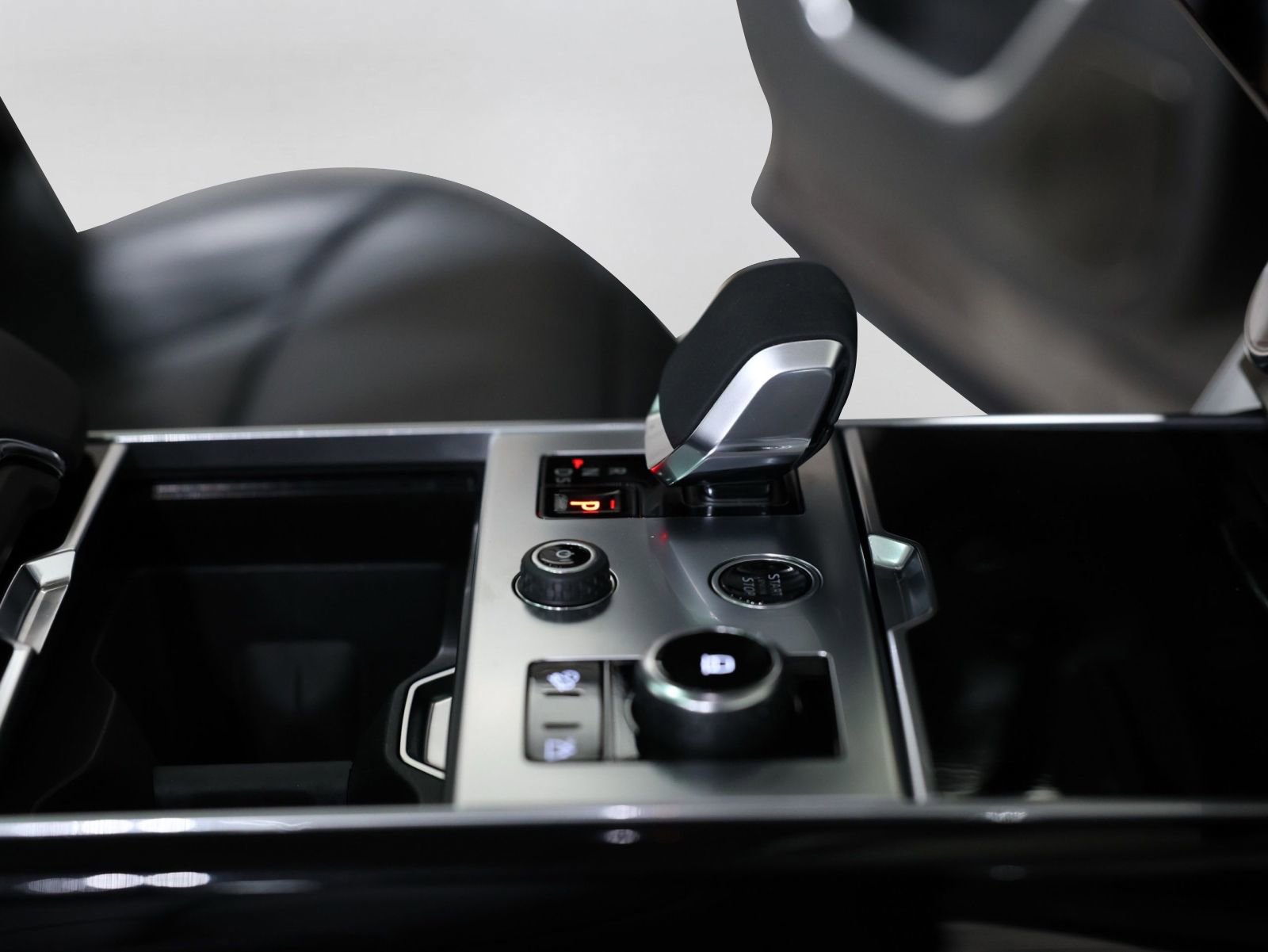 Used 2023 Land Rover Range Rover Long Wheelbase Autobiography image 29