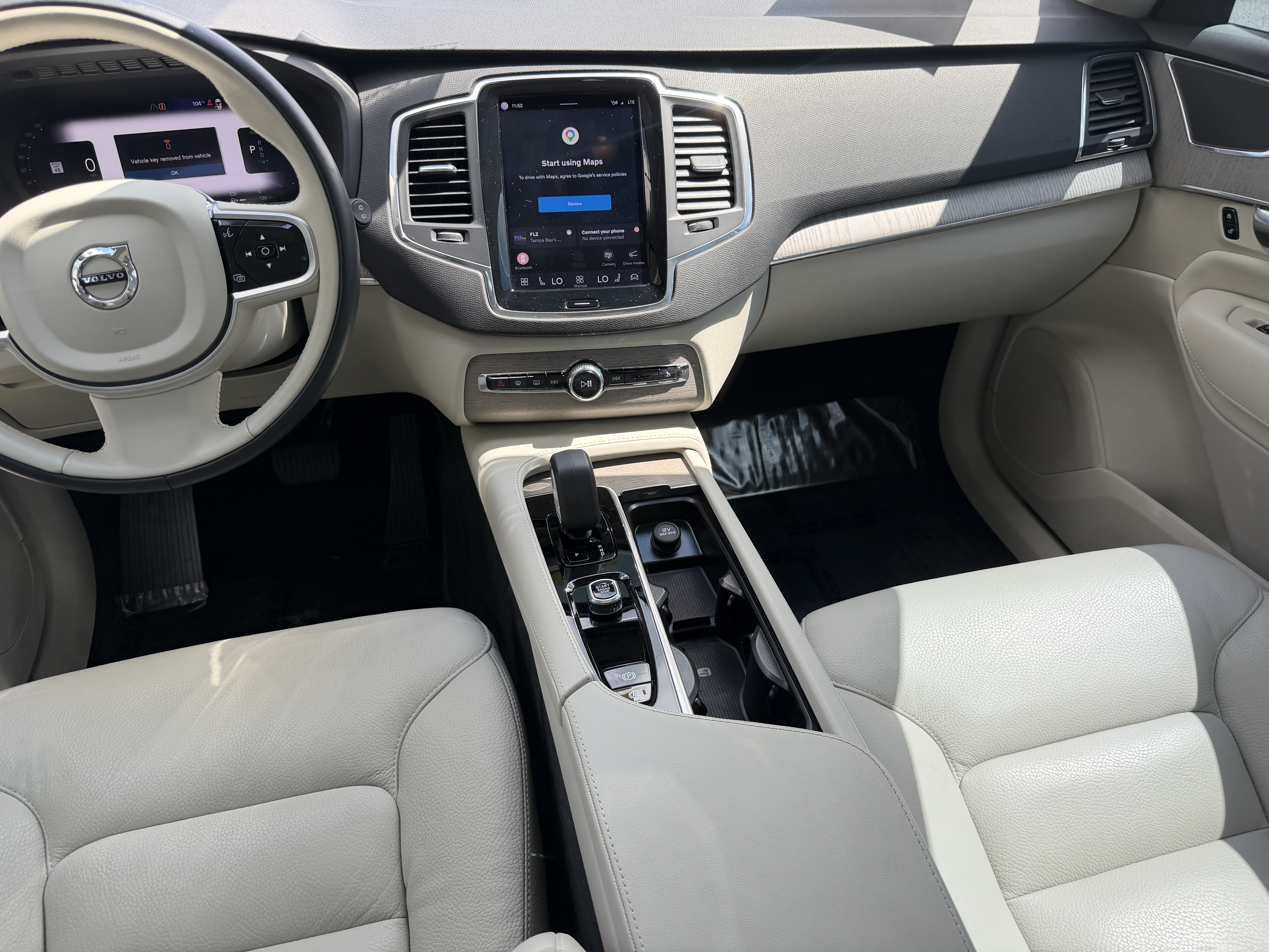 Certified 2025 Volvo XC90 T8 Core w/ Protection Package AWD/4WD image 15