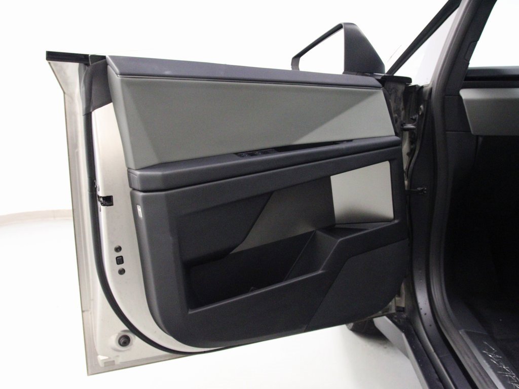 Used 2024 Tesla Cybertruck AWD Crew Cab image 17