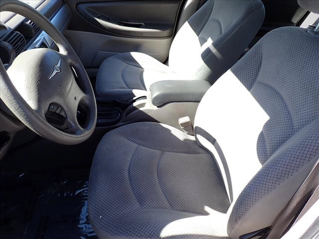 Used 2005 Chrysler Sebring Touring FWD image 9