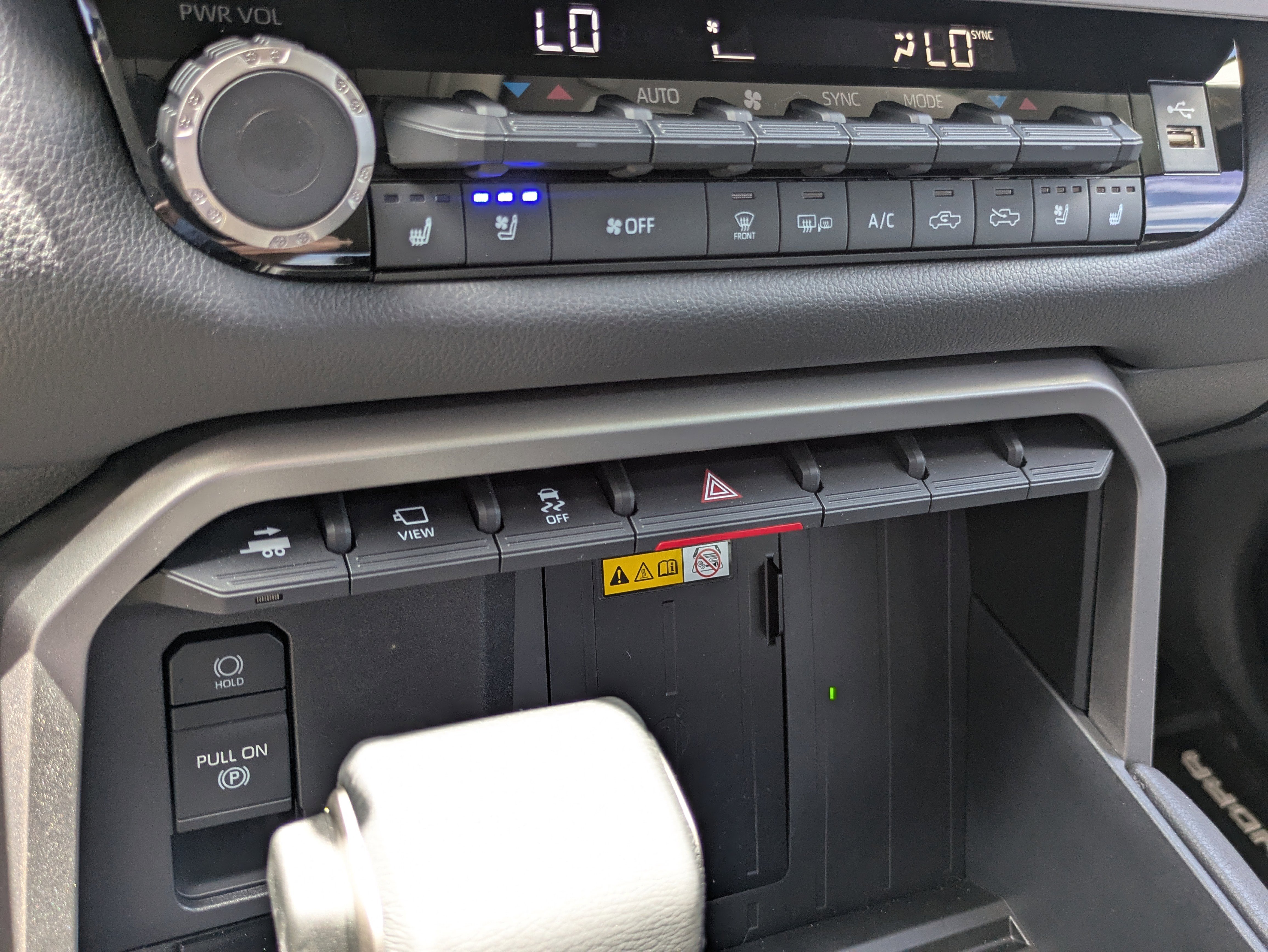 Used 2024 Toyota Tundra Limited AWD/4WD image 15