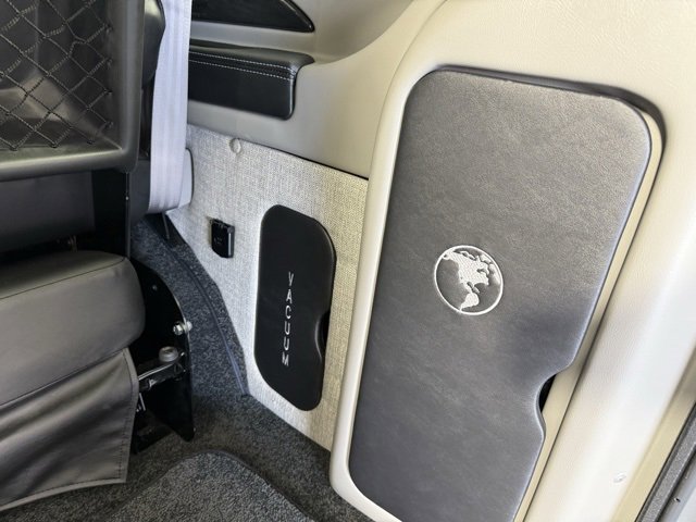 New 2024 Chevrolet Express 2500 Extended image 15