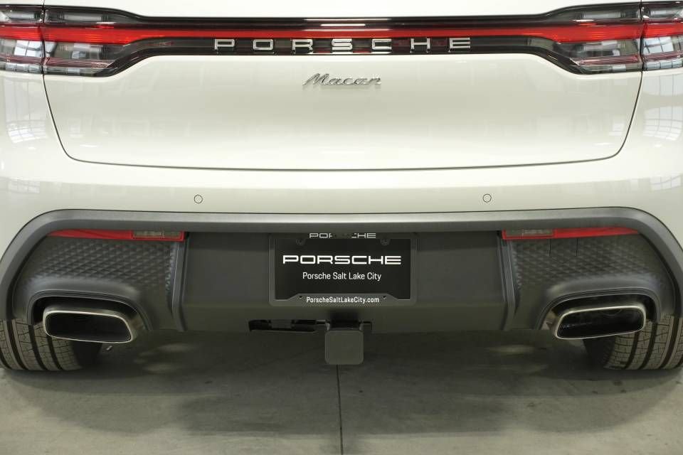 New 2026 Porsche Macan AWD/4WD image 38
