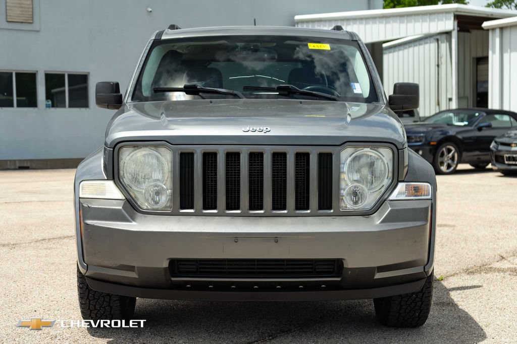 Used 2012 Jeep Liberty Sport AWD/4WD image 2