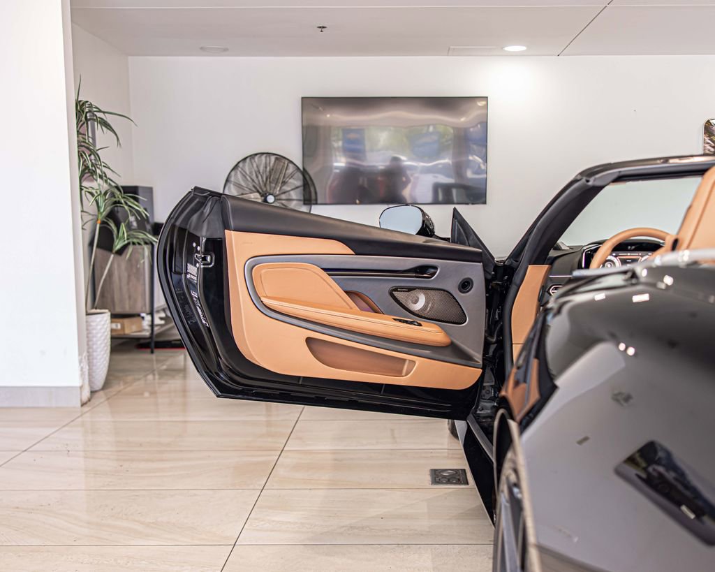 New 2026 Aston Martin Vanquish Convertible RWD image 33