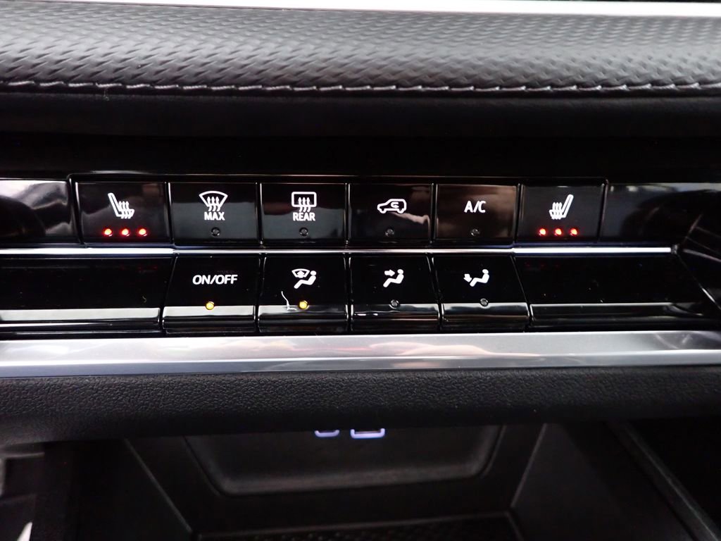 Used 2025 Chevrolet Equinox LT image 5