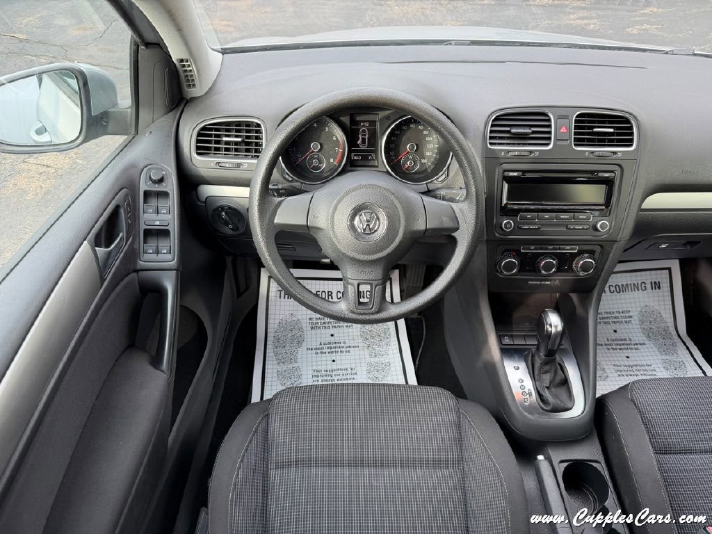 Used 2014 Volkswagen Golf 4-Door FWD image 16