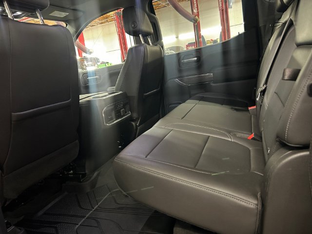 Used 2019 Chevrolet Silverado 1500 LTZ w/ LTZ Premium Package AWD/4WD image 18