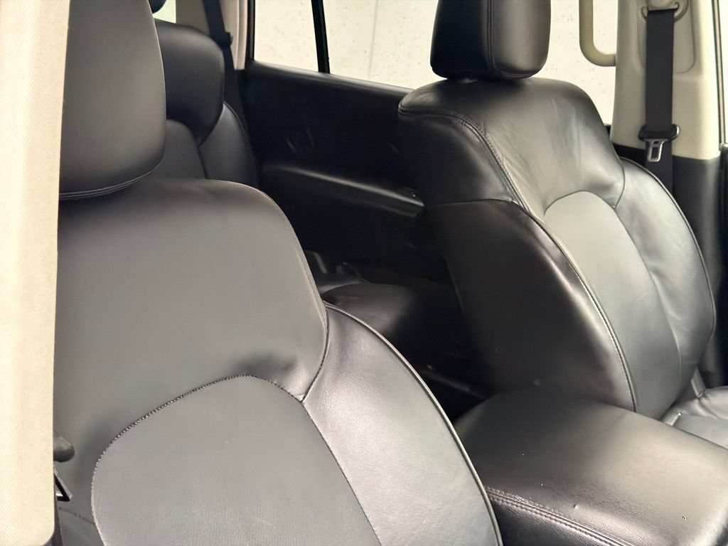 Used 2021 Nissan Armada SL w/ Captain's Chairs Package AWD/4WD image 10