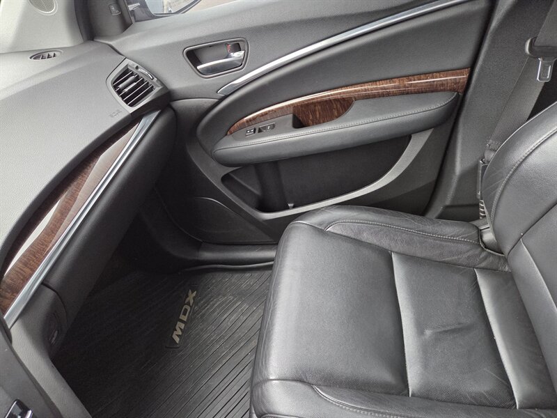 Used 2018 Acura MDX w/ Technology & Entertainment image 26