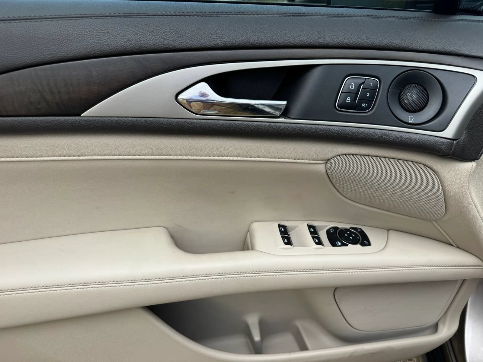 Used 2018 Lincoln MKZ Reserve w/ Technology Package FWD image 27