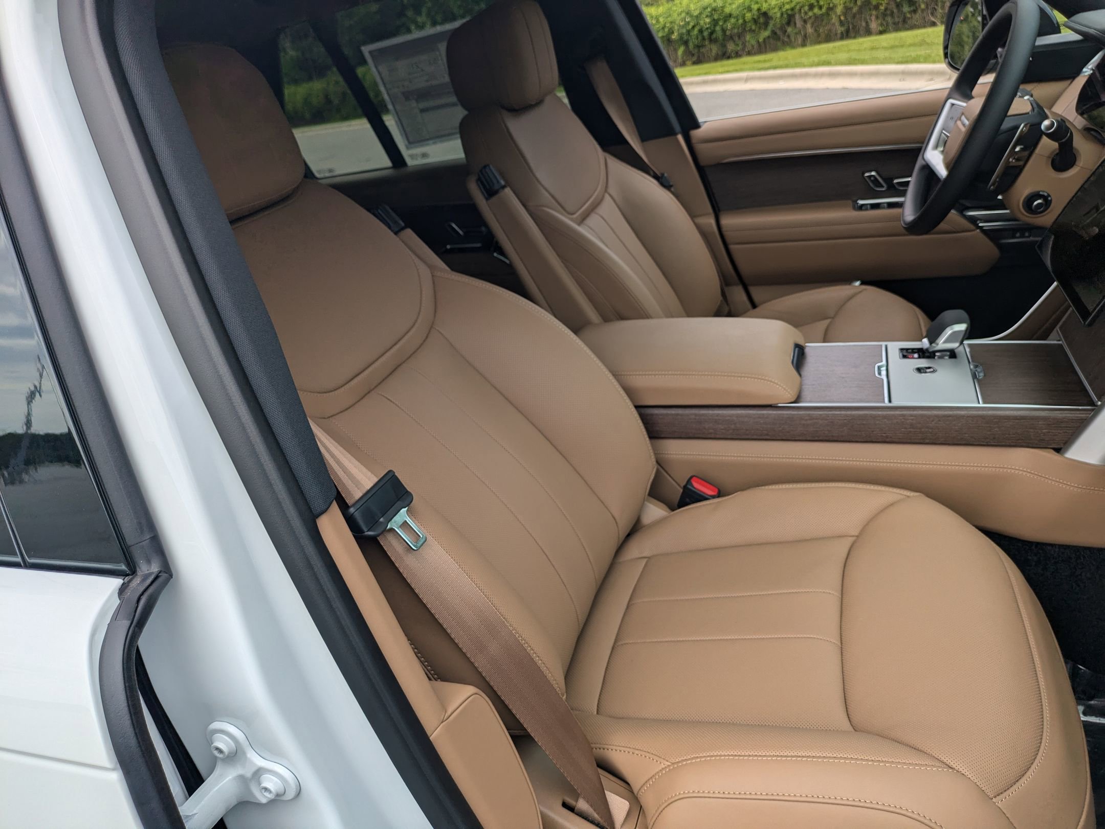 New 2025 Land Rover Range Rover SE image 30