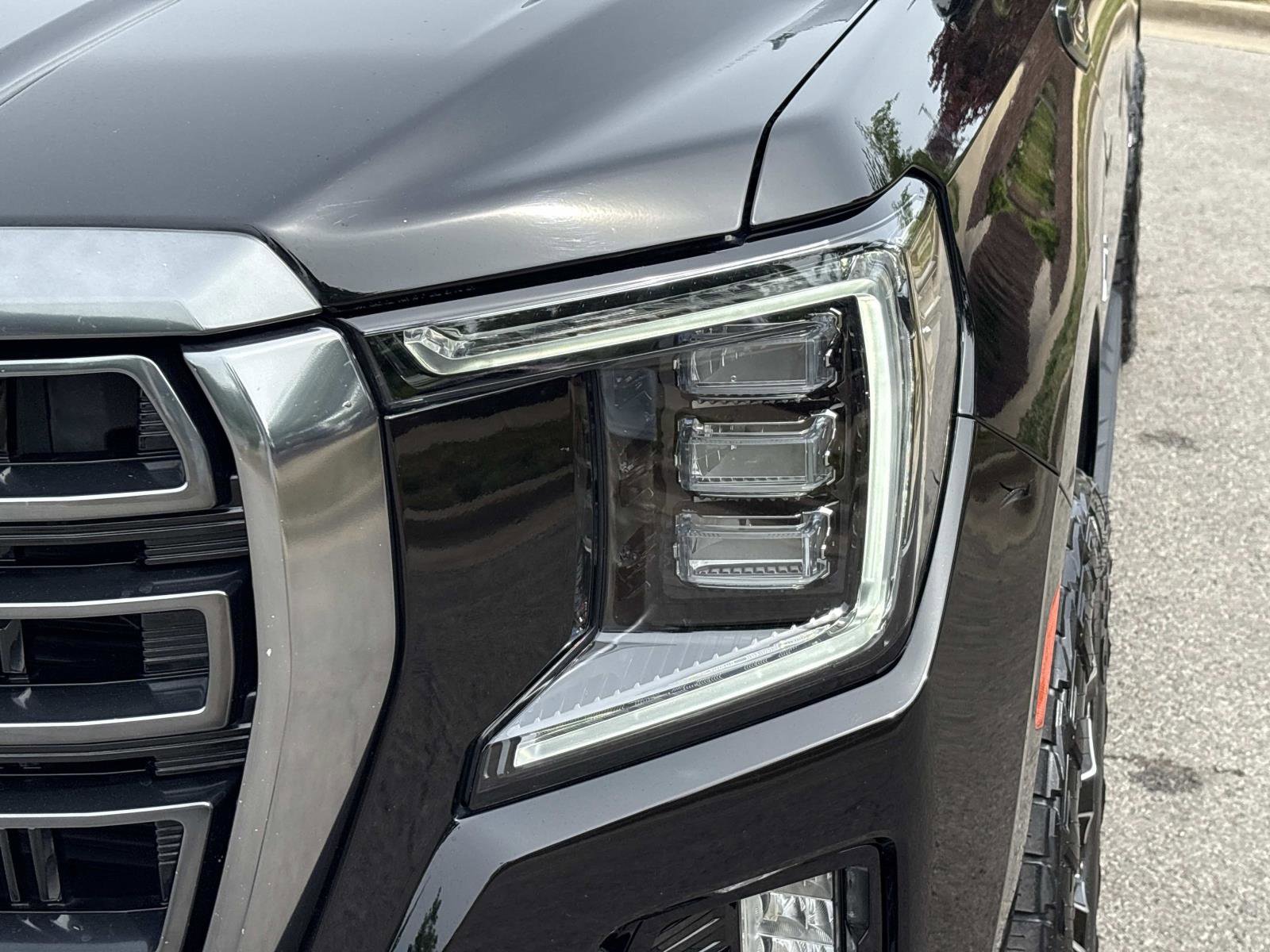 Certified 2021 GMC Yukon AT4 w/ Rear Media and Nav Package AWD/4WD image 11