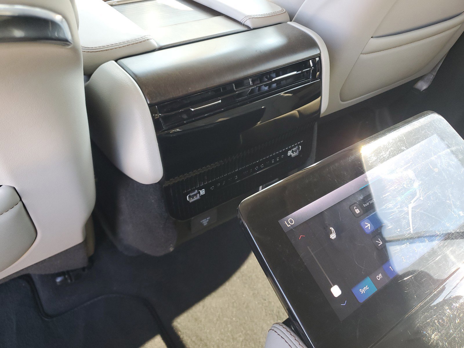 Used 2023 Jeep Grand Wagoneer L 4X4 image 11