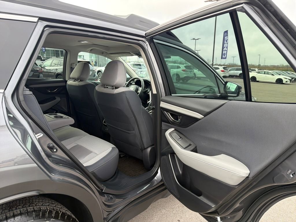 Used 2025 Subaru Outback Premium image 29