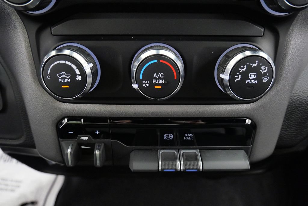 Used 2024 RAM 3500 Big Horn AWD/4WD image 30