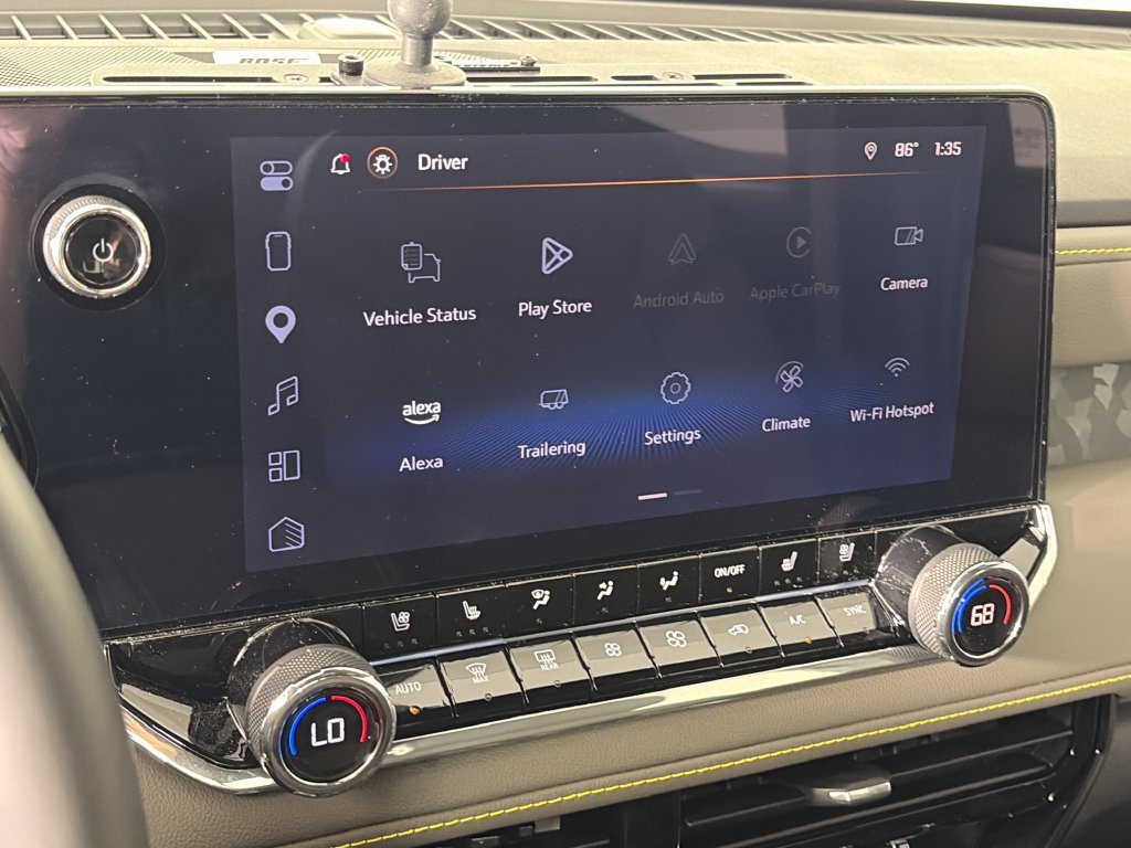 Used 2025 Chevrolet Colorado ZR2 w/ Technology Package AWD/4WD image 19