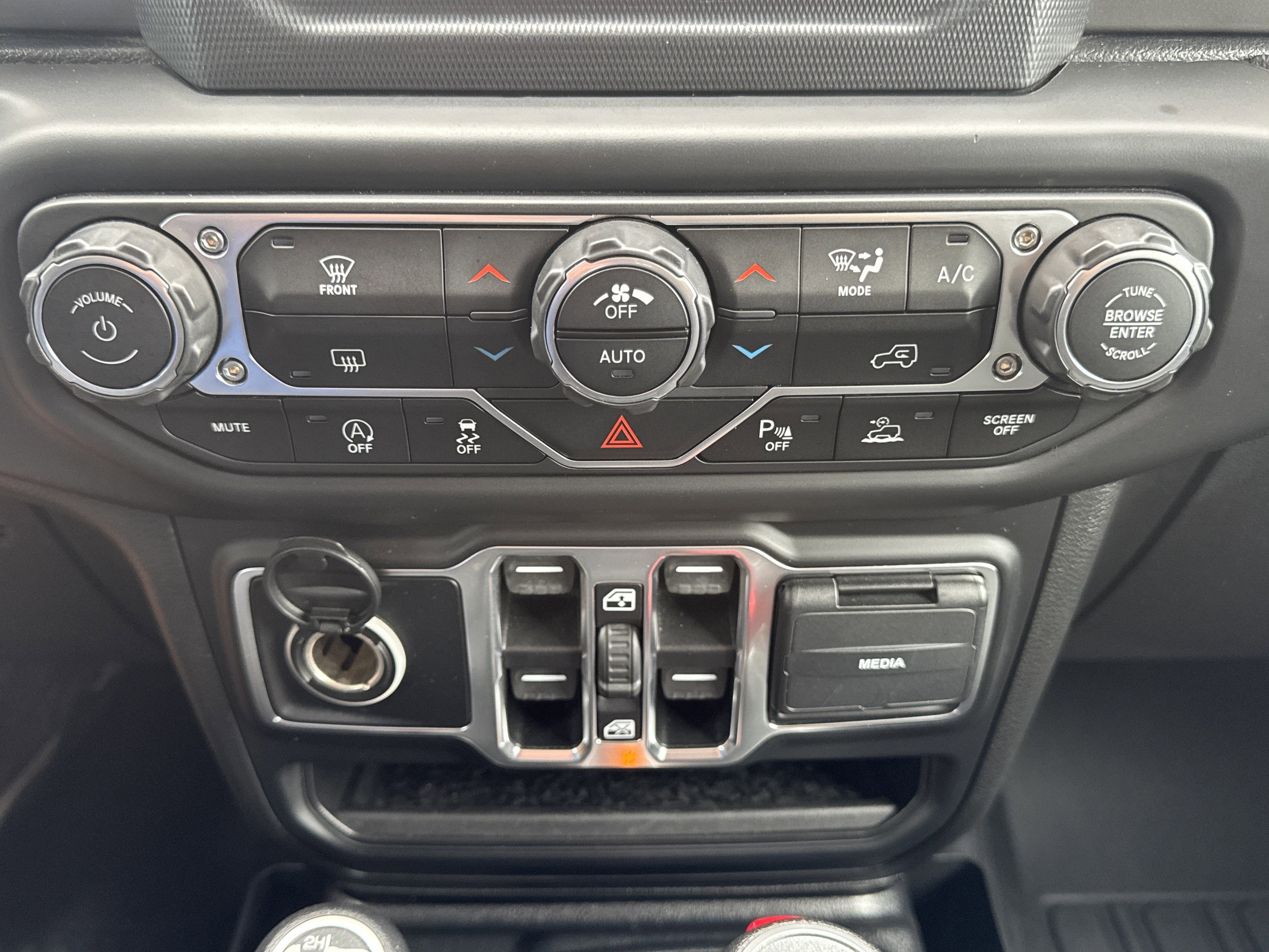 Used 2020 Jeep Gladiator Sport w/ Quick Order Package 24S image 21