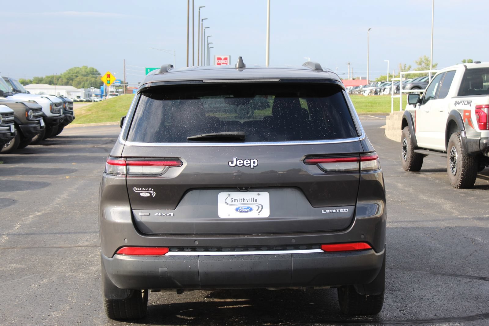 Used 2022 Jeep Grand Cherokee L Limited w/ MOPAR Finishing Package AWD/4WD image 4