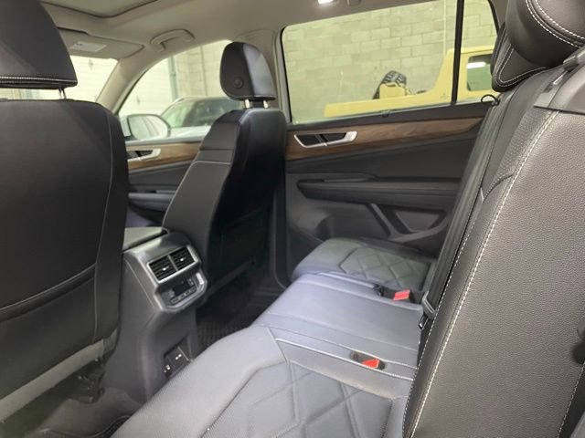 Used 2025 Volkswagen Atlas SE image 14