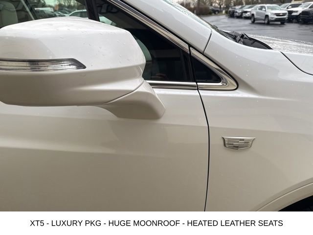 Used 2021 Cadillac XT5 Premium Luxury FWD image 7