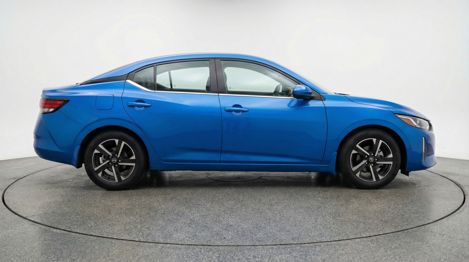 Used 2025 Nissan Sentra SV FWD image 11