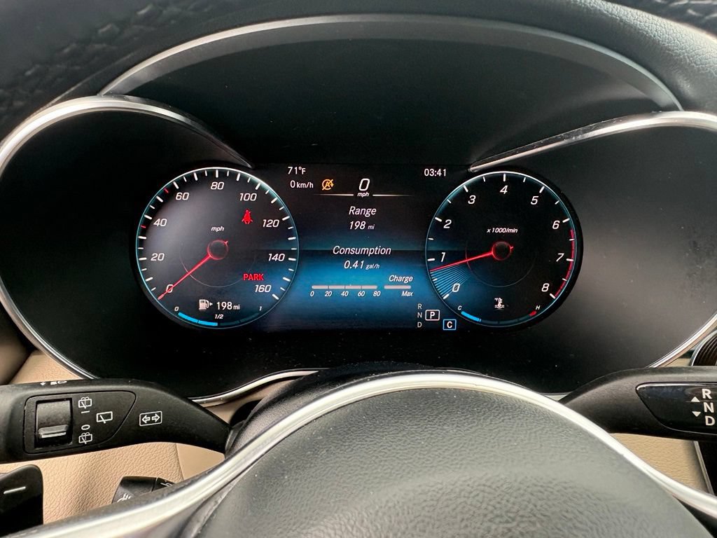 Used 2021 Mercedes-Benz GLC 300 4MATIC image 40
