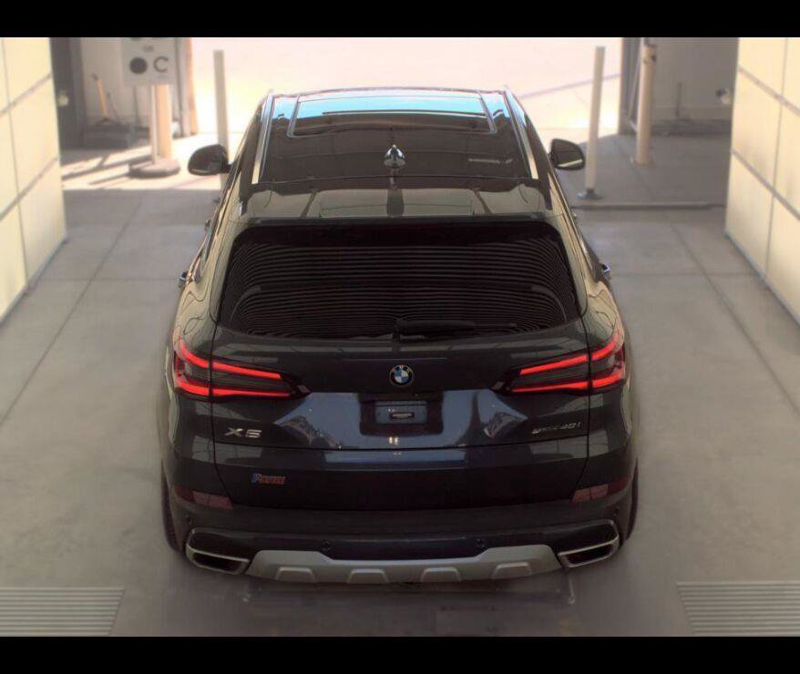 Used 2021 BMW X5 sDrive40i w/ Premium Package RWD image 10