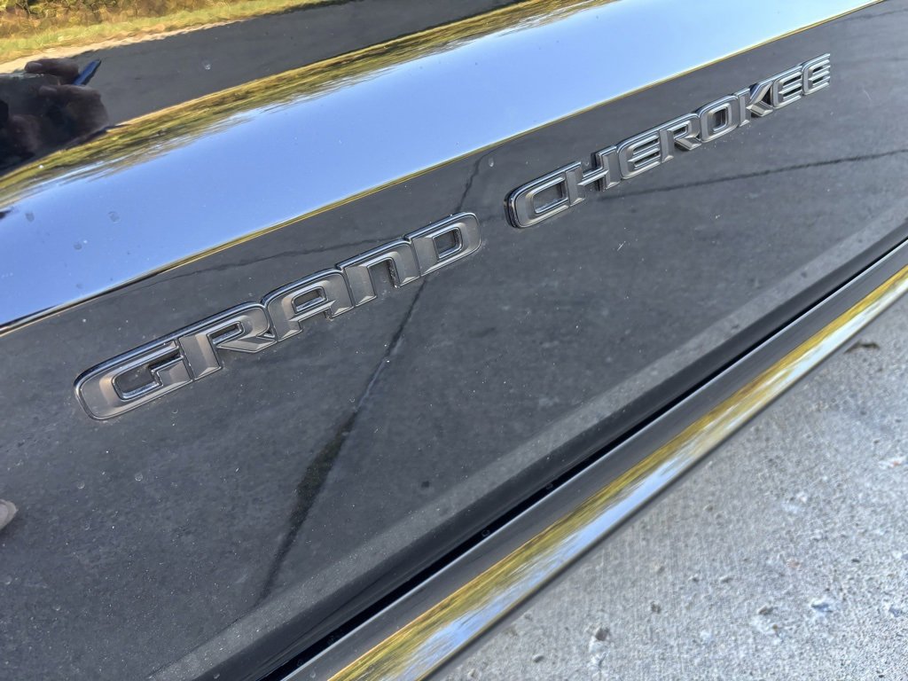 Used 2020 Jeep Grand Cherokee SRT image 9