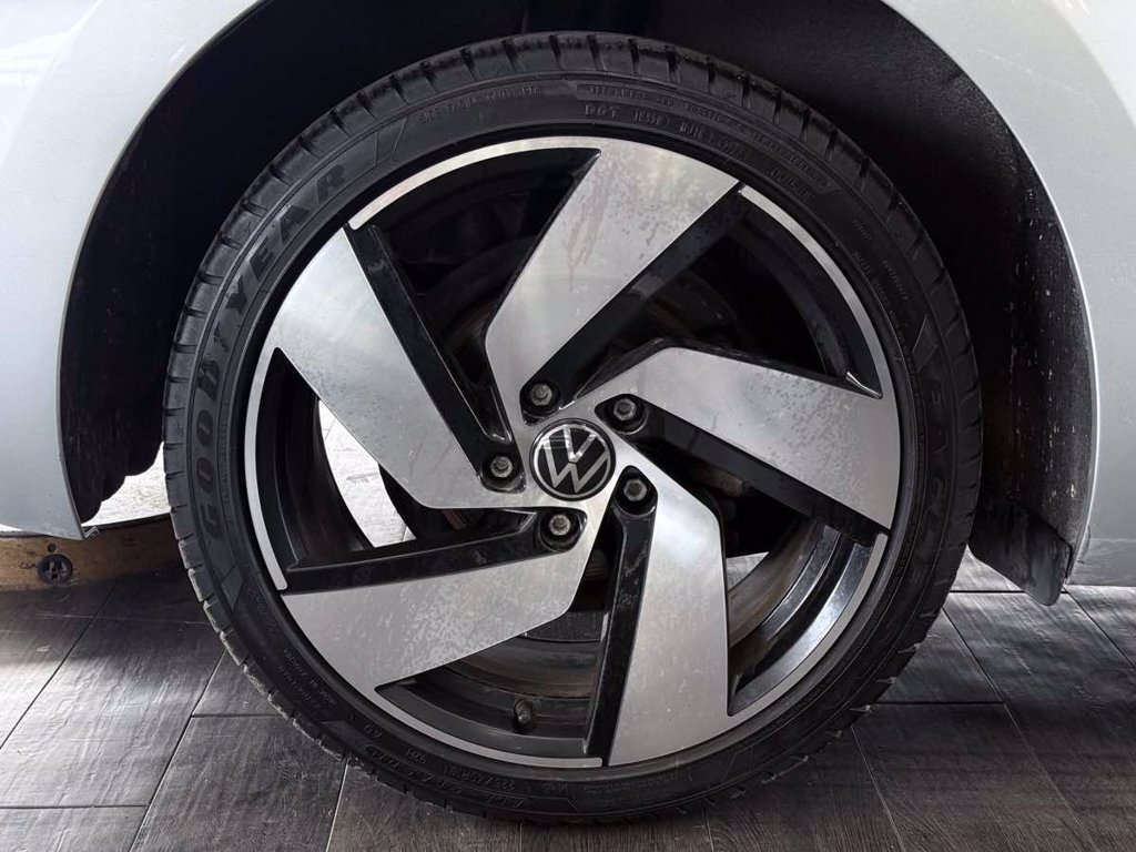 Used 2015 Volkswagen Beetle 1.8T FWD image 25