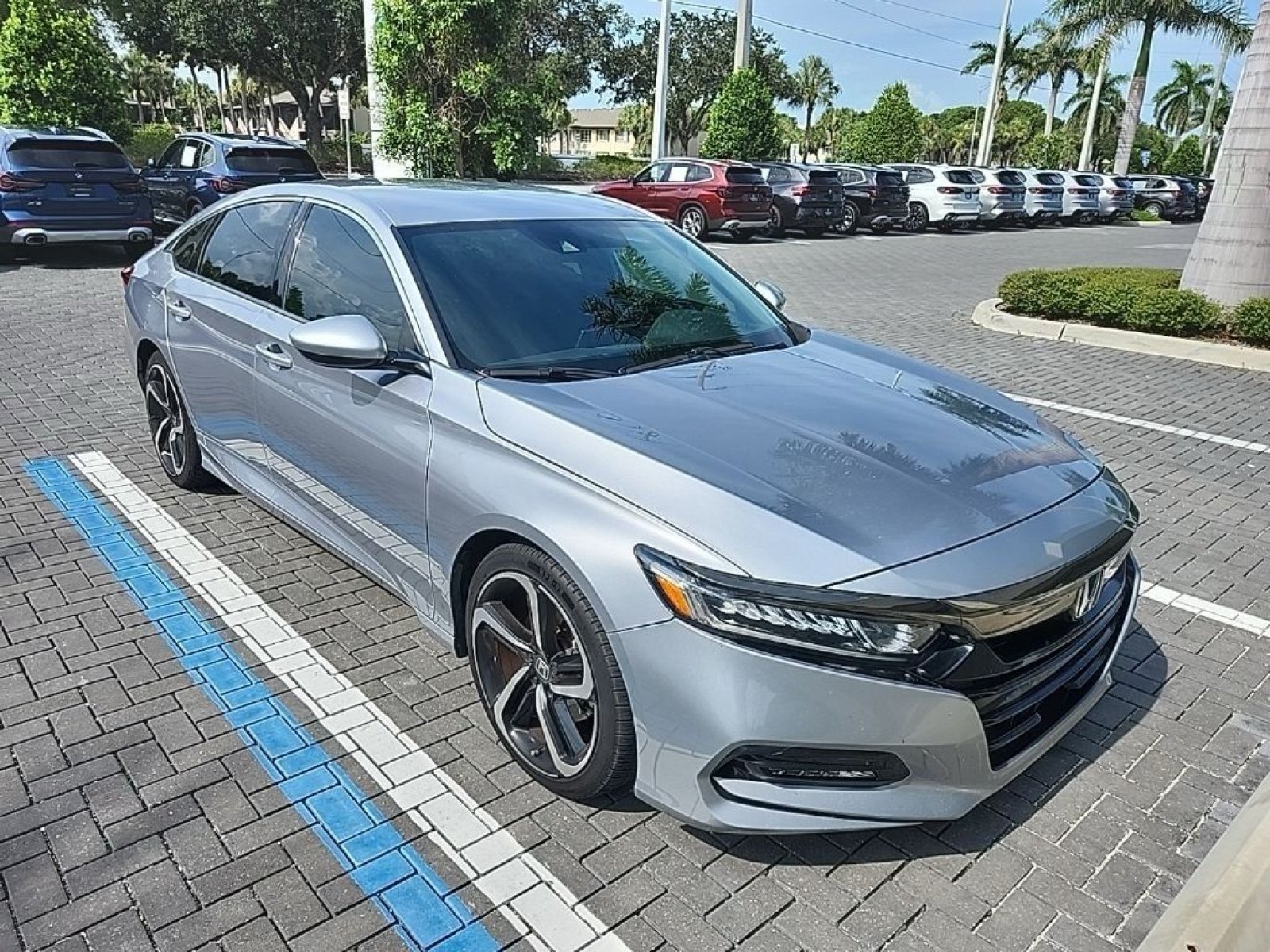 Used 2020 Honda Accord Sport image 3