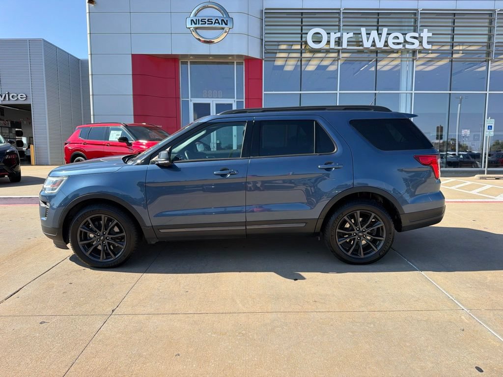 Used 2018 Ford Explorer XLT w/ Equipment Group 202A AWD/4WD image 2