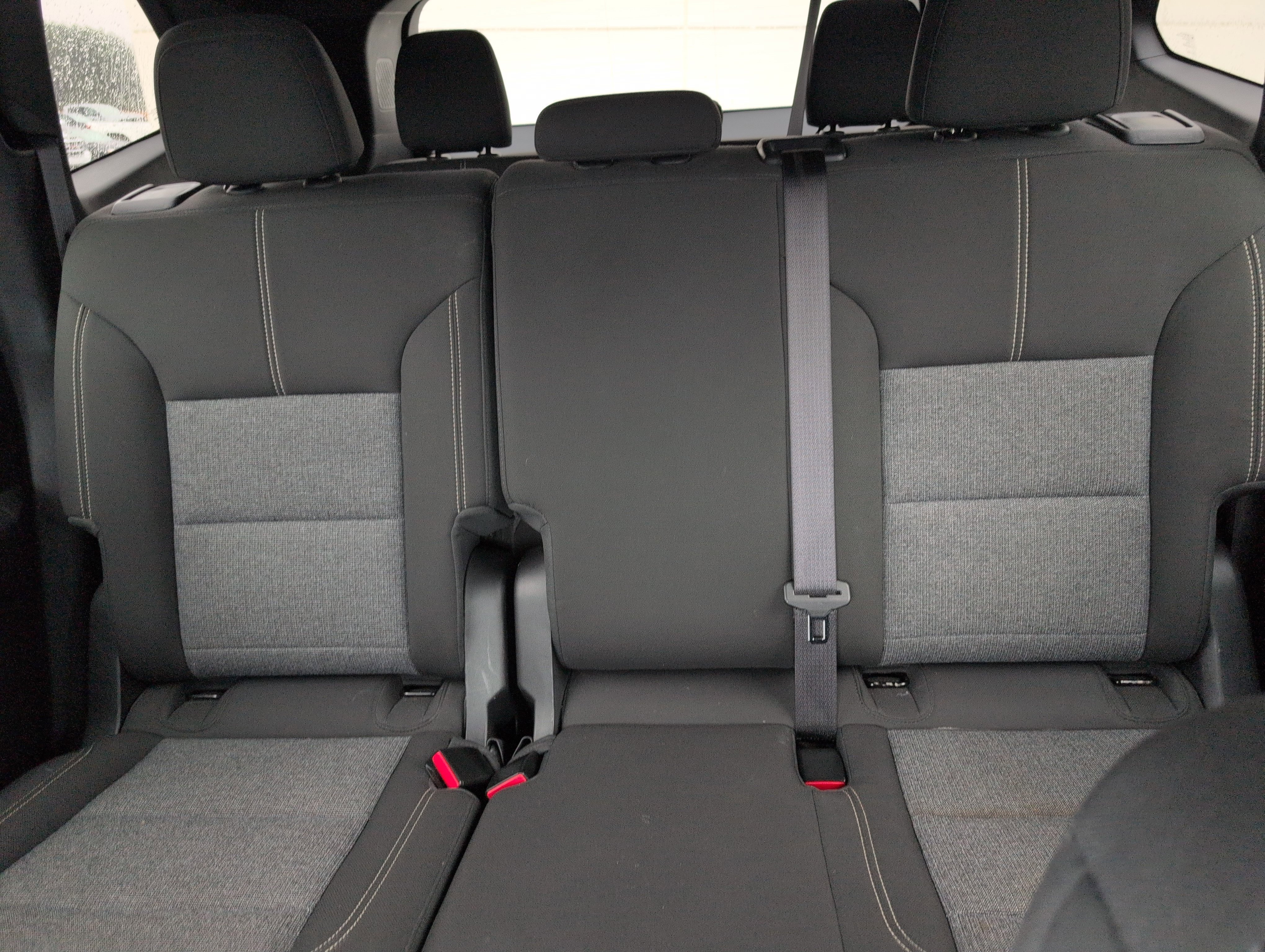 Used 2025 GMC Acadia Elevation image 29