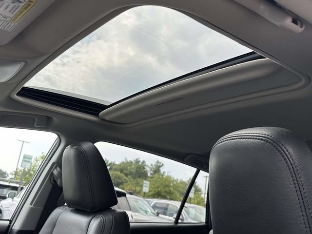Used 2017 Toyota RAV4 XLE AWD/4WD image 16