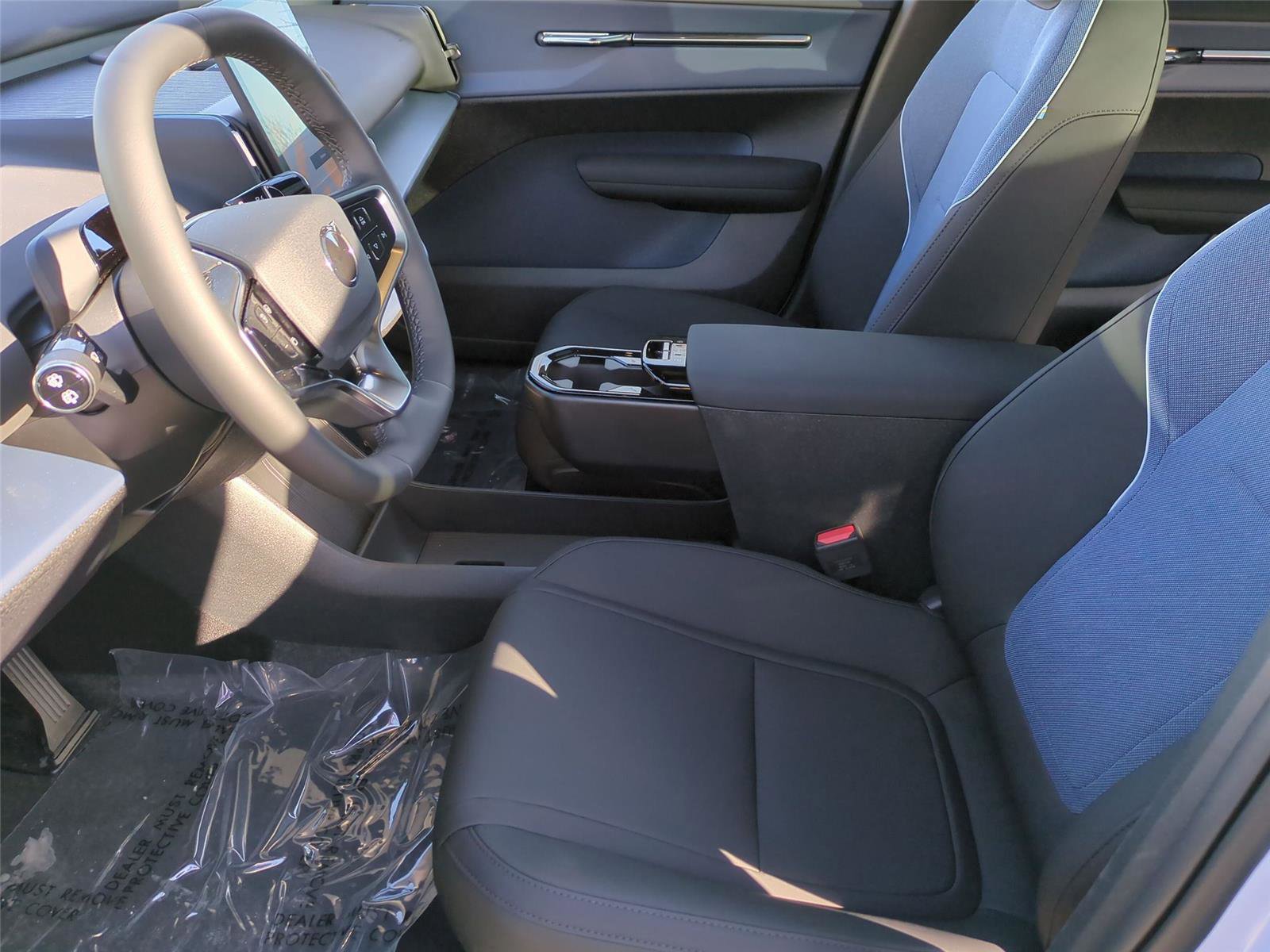 New 2026 Volvo EX30 Plus w/ Protection Package Premier image 14