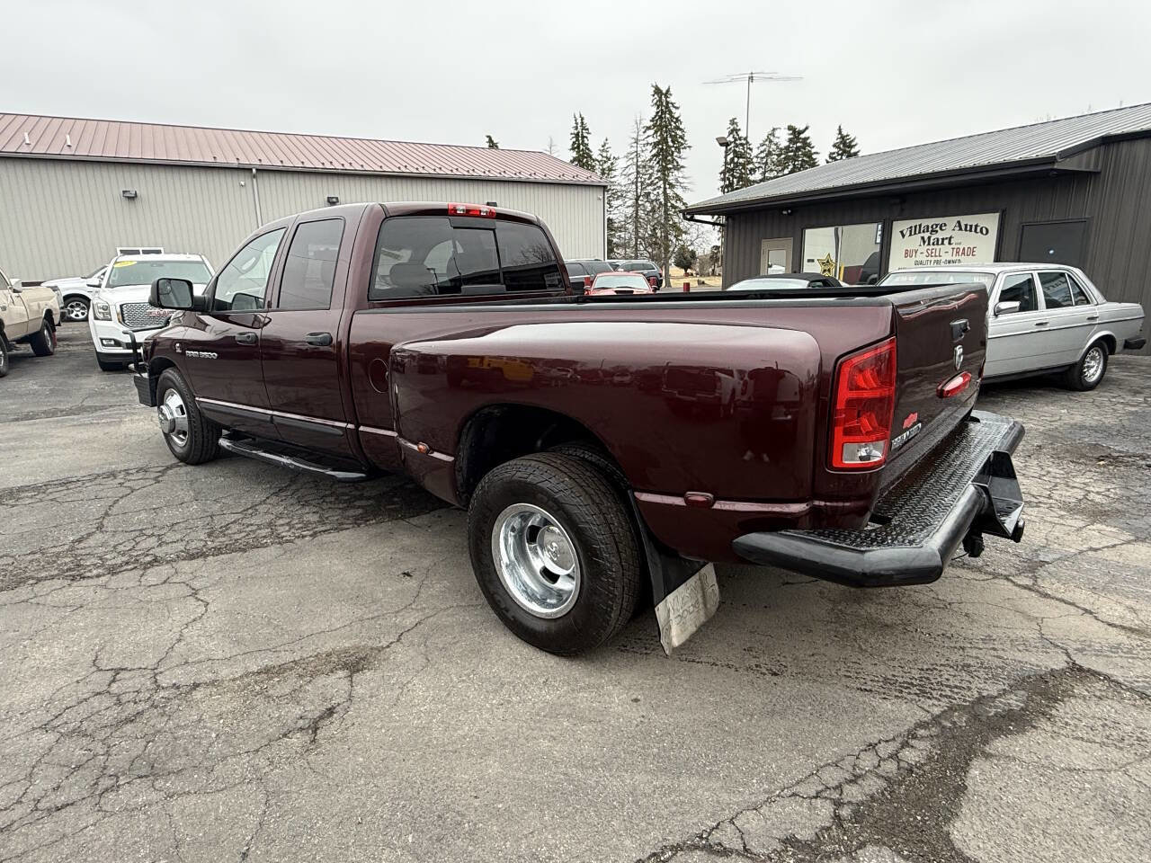 Used 2005 Dodge Ram 3500 Truck SLT image 3