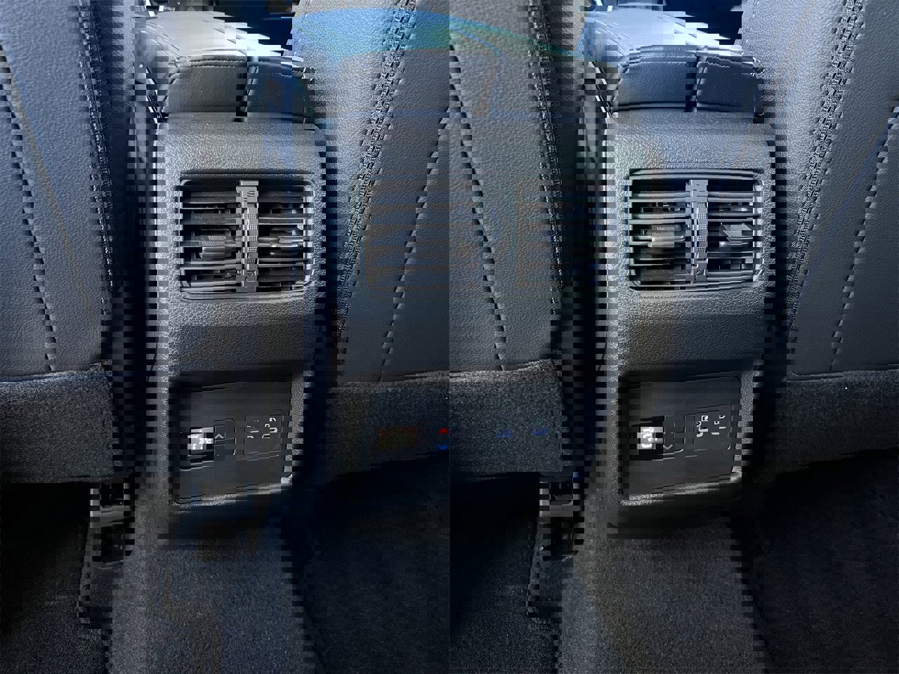 Certified 2025 Nissan Rogue SL w/ Tech Package image 24