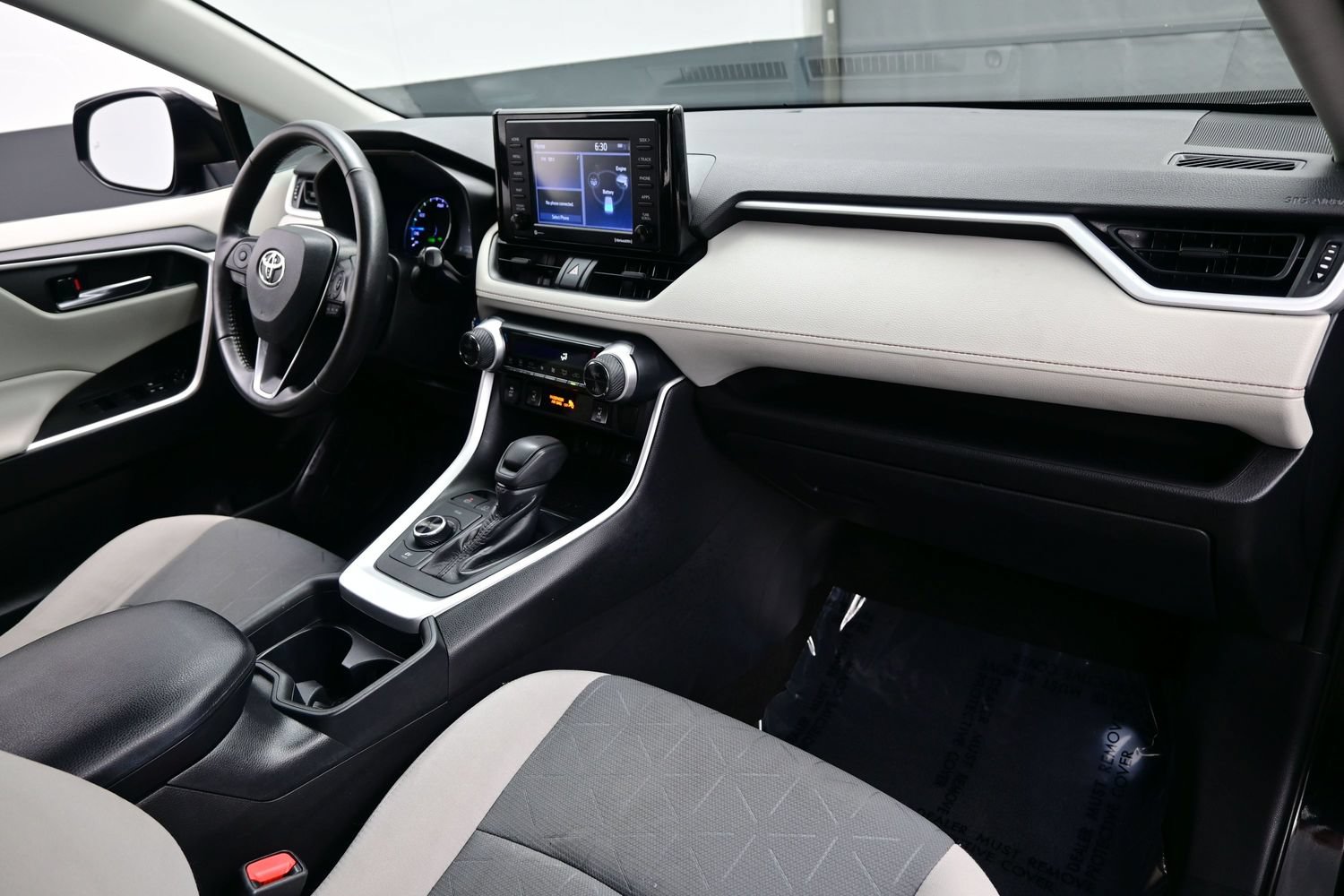 Used 2020 Toyota RAV4 XLE w/ XLE Grade Weather Package AWD/4WD image 15