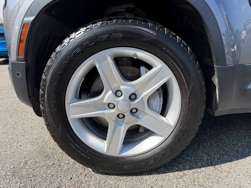 Used 2020 Land Rover Defender 110 SE image 7