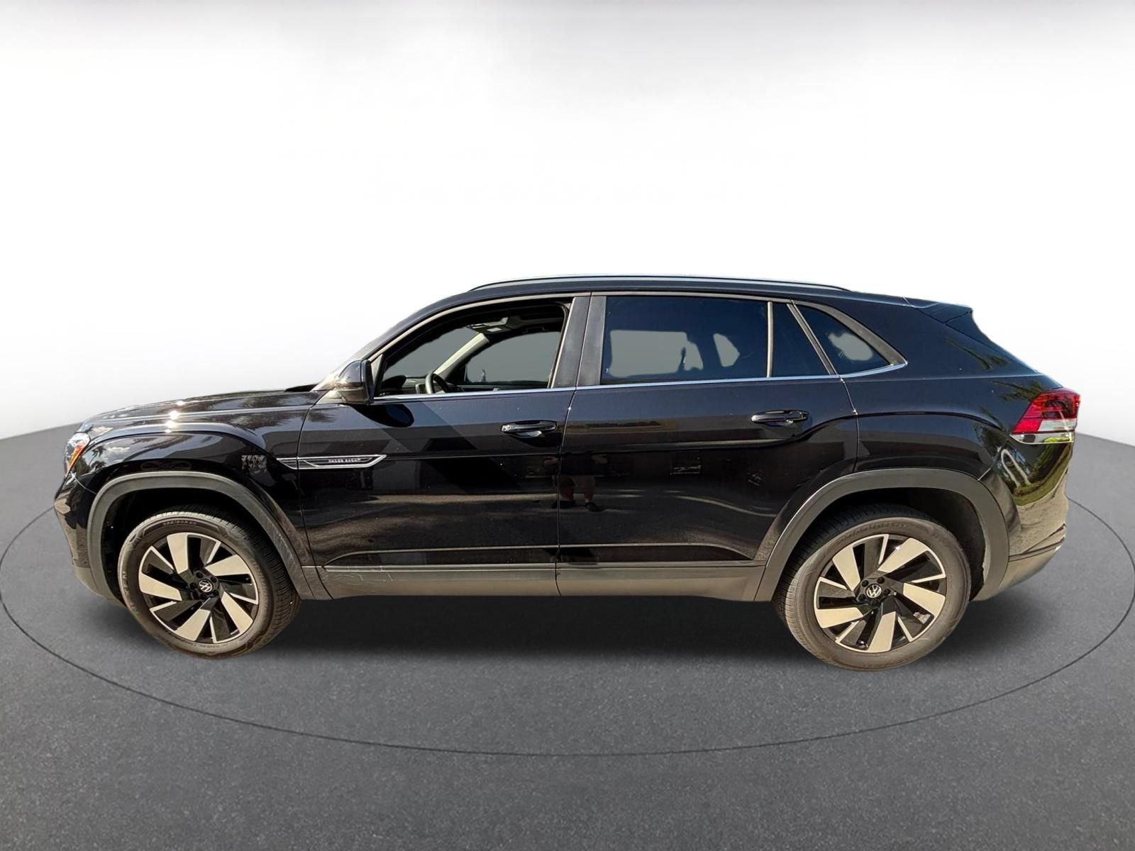 Used 2026 Volkswagen Atlas Cross Sport SE FWD image 5