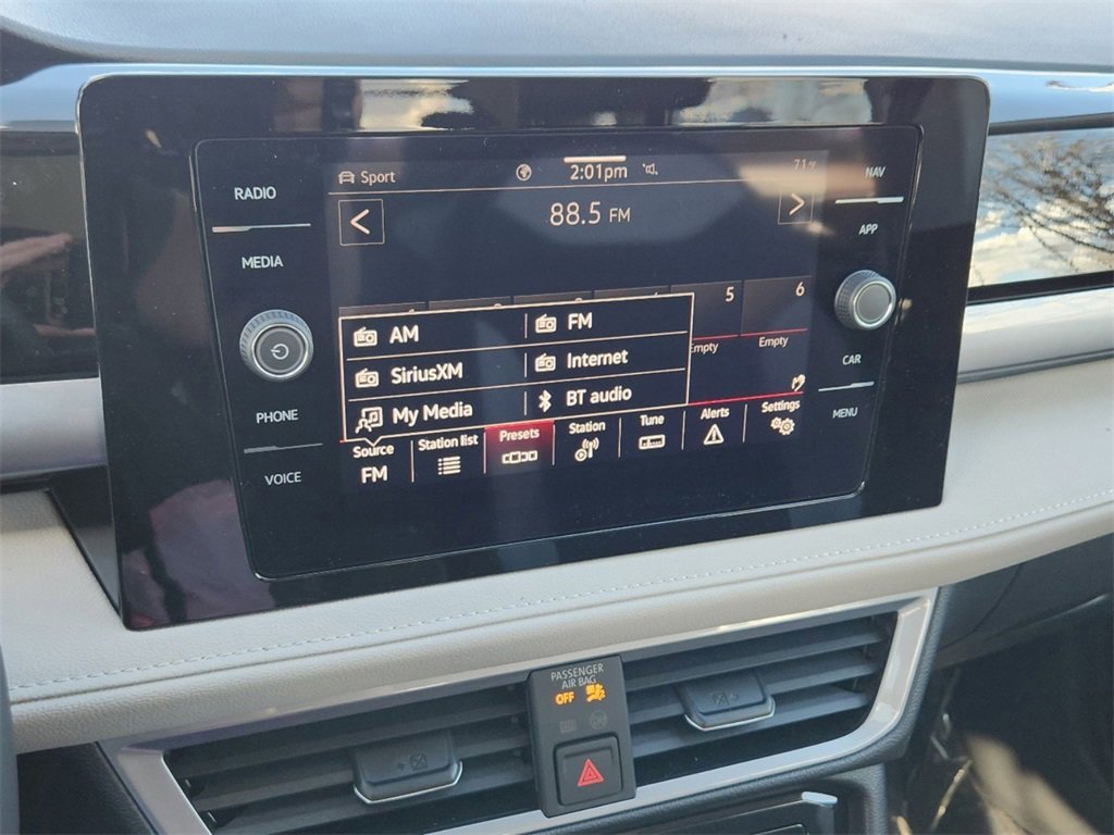 New 2025 Volkswagen Taos SEL image 11