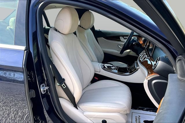 Used 2019 Mercedes-Benz E 300 4MATIC image 32